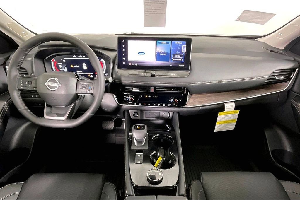 New 2026 Nissan Rogue Platinum w/ Platinum Premium Package AWD/4WD image 2