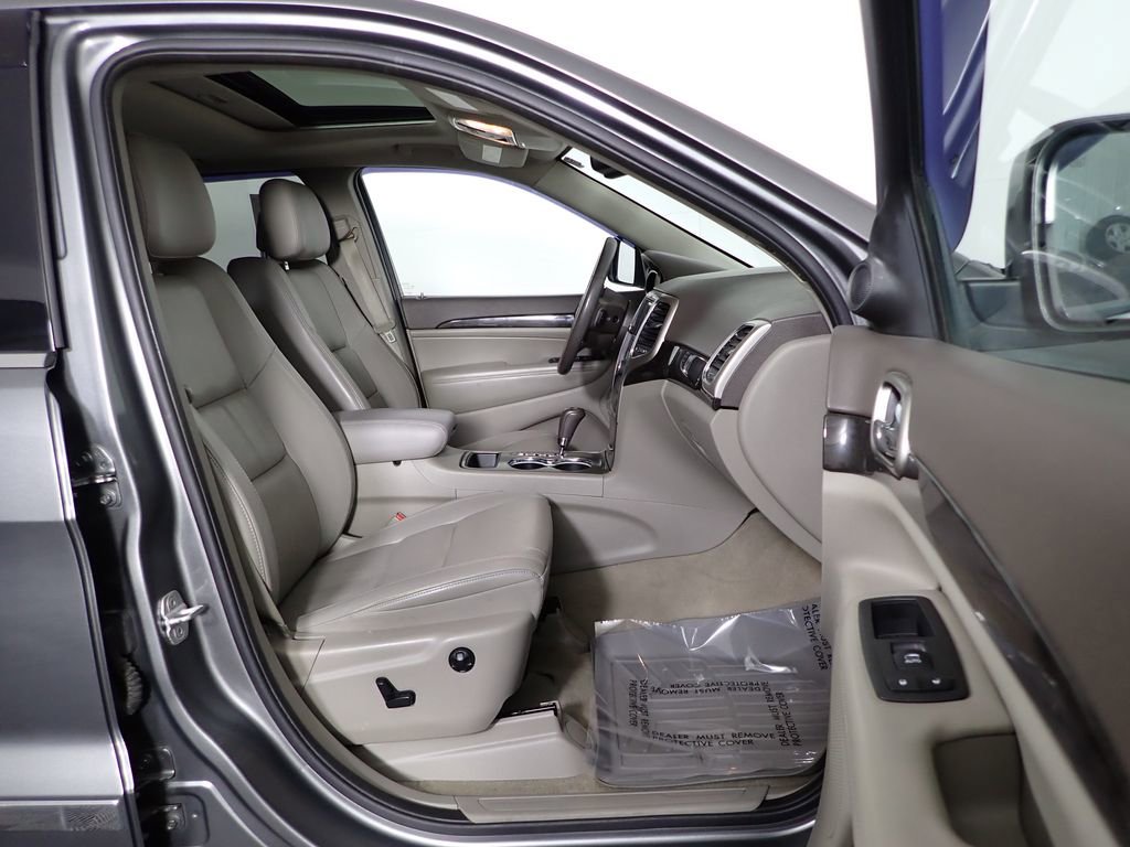 Used 2012 Jeep Grand Cherokee Laredo image 43