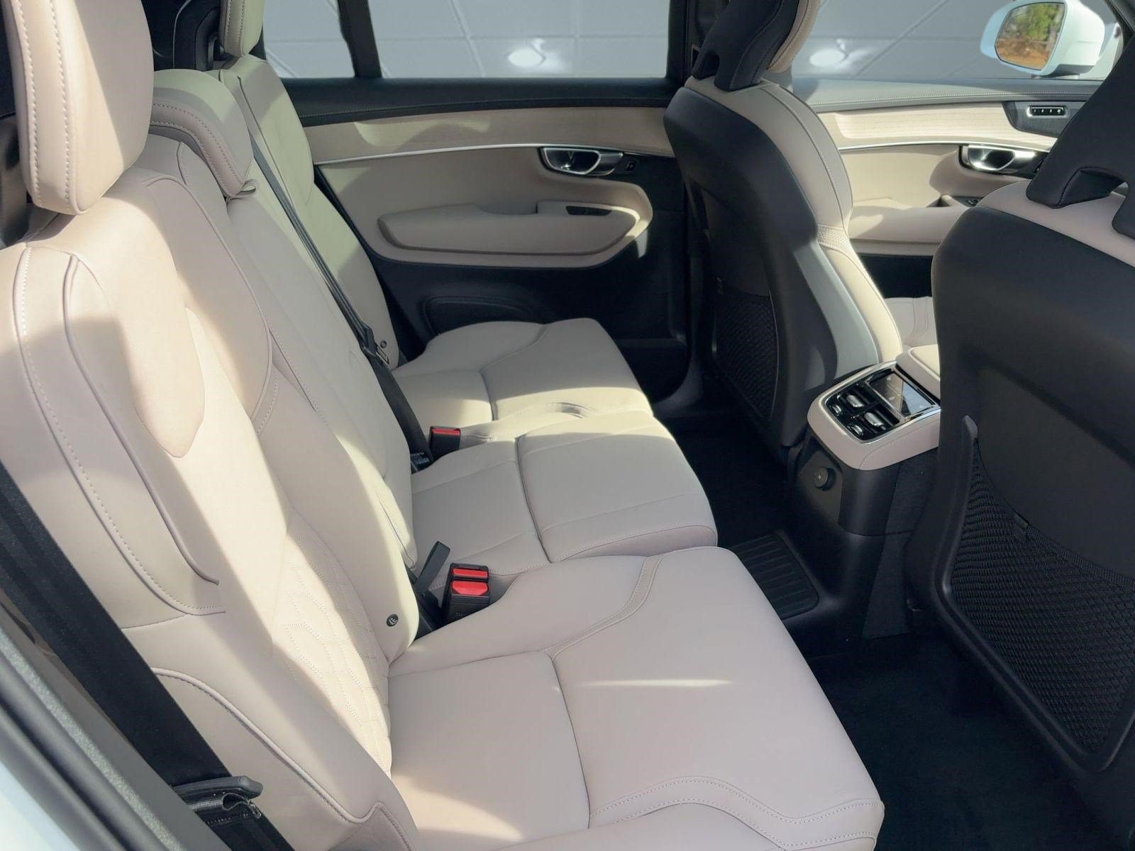 New 2026 Volvo XC90 T8 Plus AWD/4WD image 29