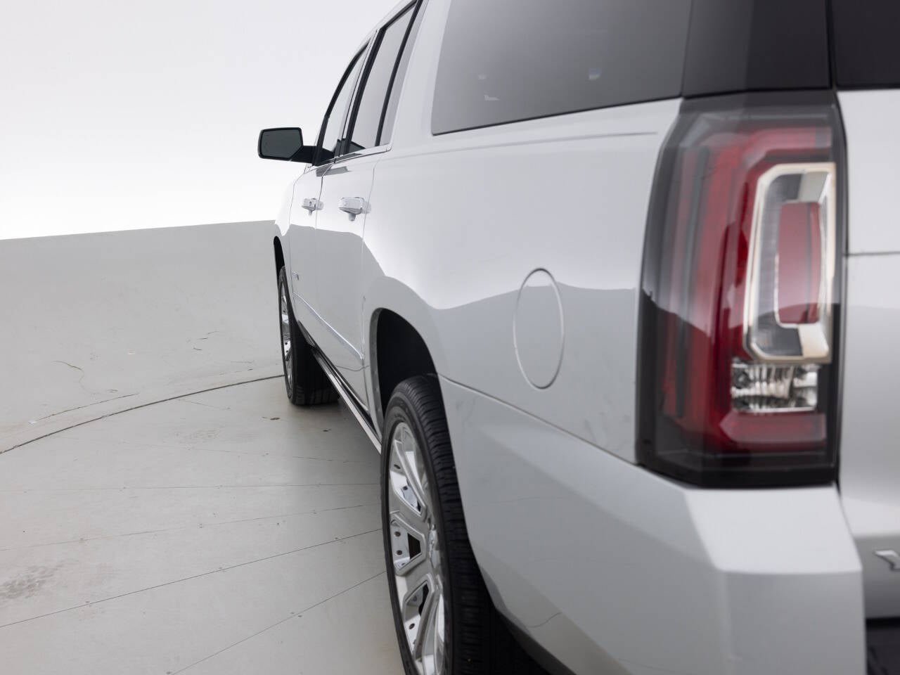 Used 2016 GMC Yukon XL Denali w/ Open Road Package image 13