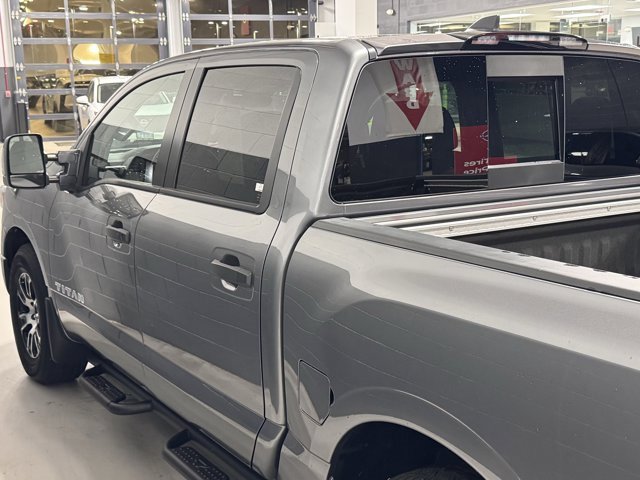 Used 2024 Nissan Titan SV w/ SV Convenience Package image 19