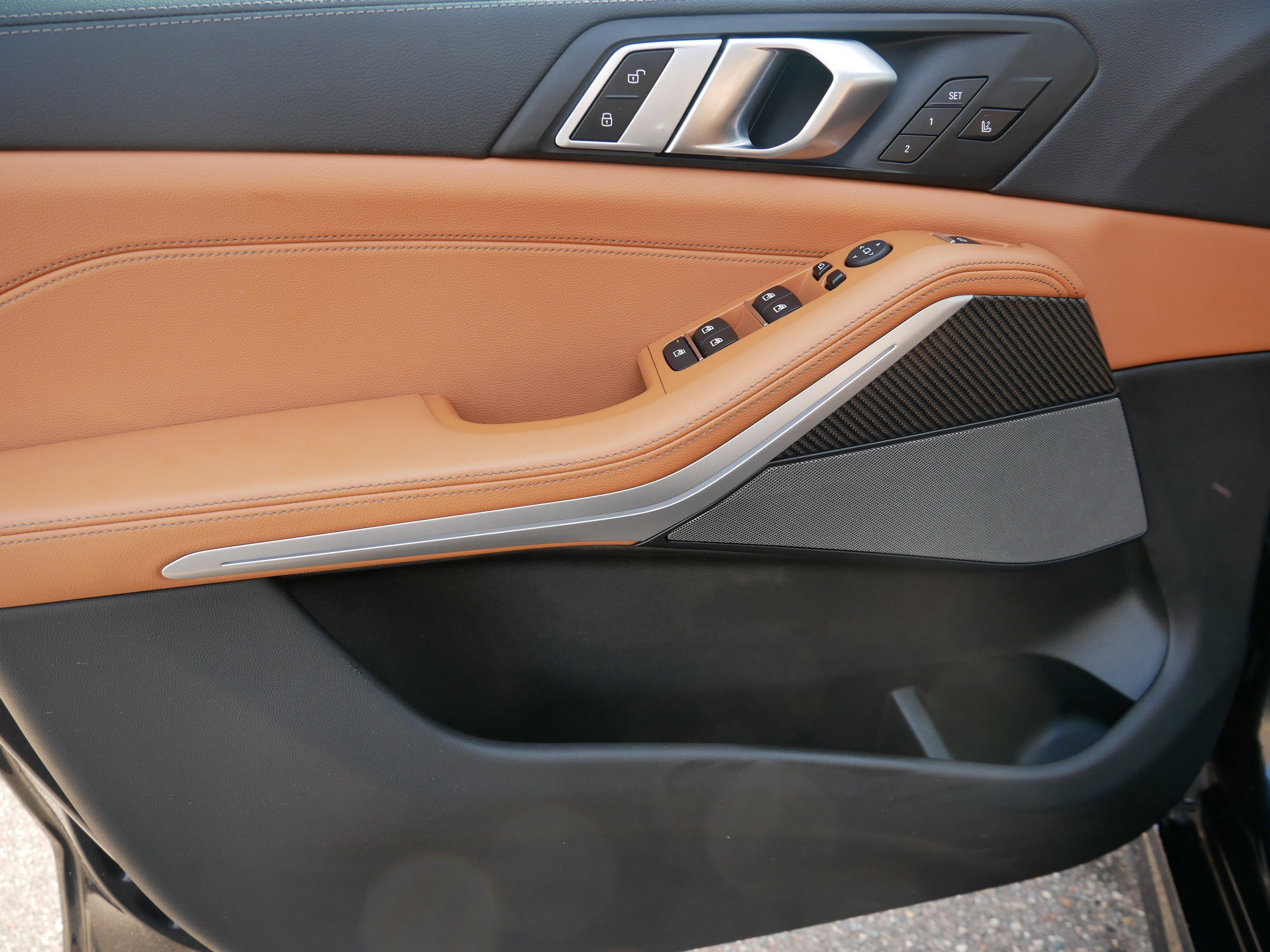 Used 2022 BMW X5 M50i image 11