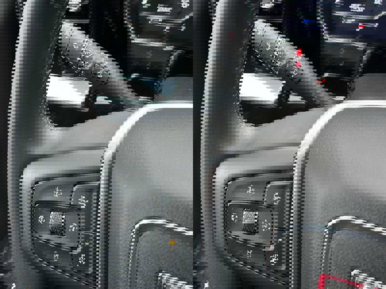 Used 2023 GMC Sierra 1500 Elevation image 32