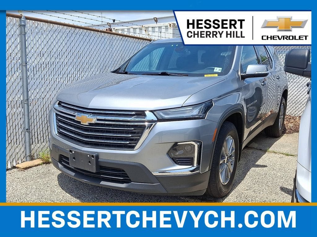 Used 2023 Chevrolet Traverse LT