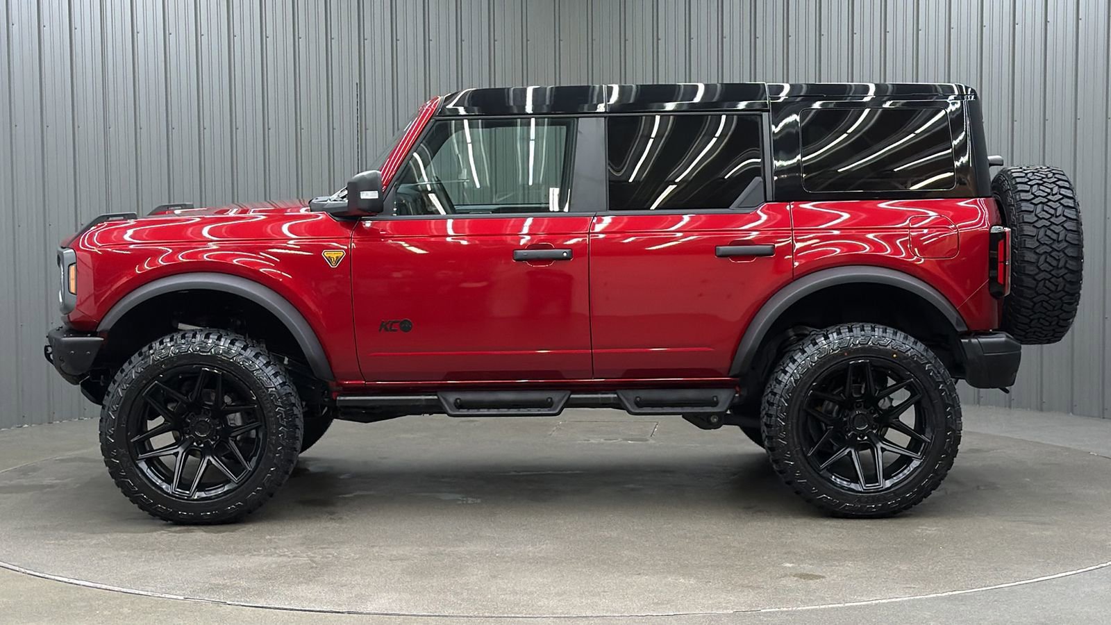 Used 2025 Ford Bronco Badlands w/ Sasquatch Package image 2