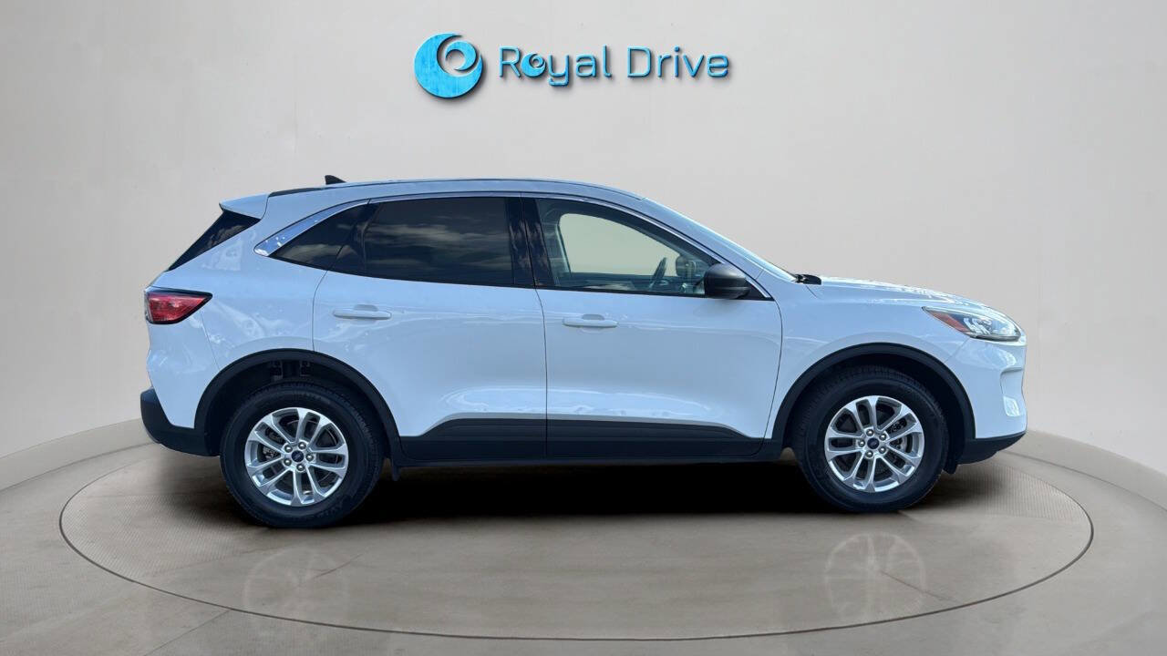 Used 2022 Ford Escape SE image 7