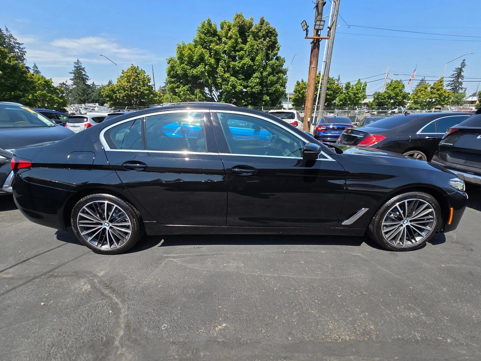 Used 2021 BMW 530i xDrive AWD/4WD image 6
