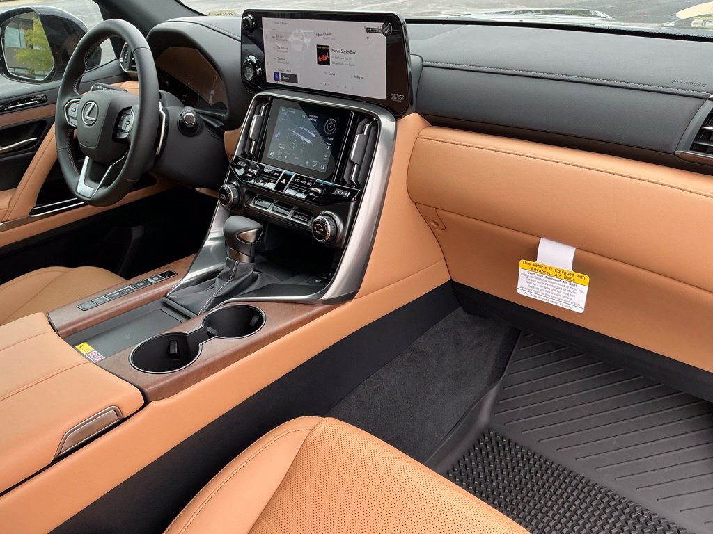 New 2026 Lexus LX 600 4WD w/ Interior Upgrade Package image 24
