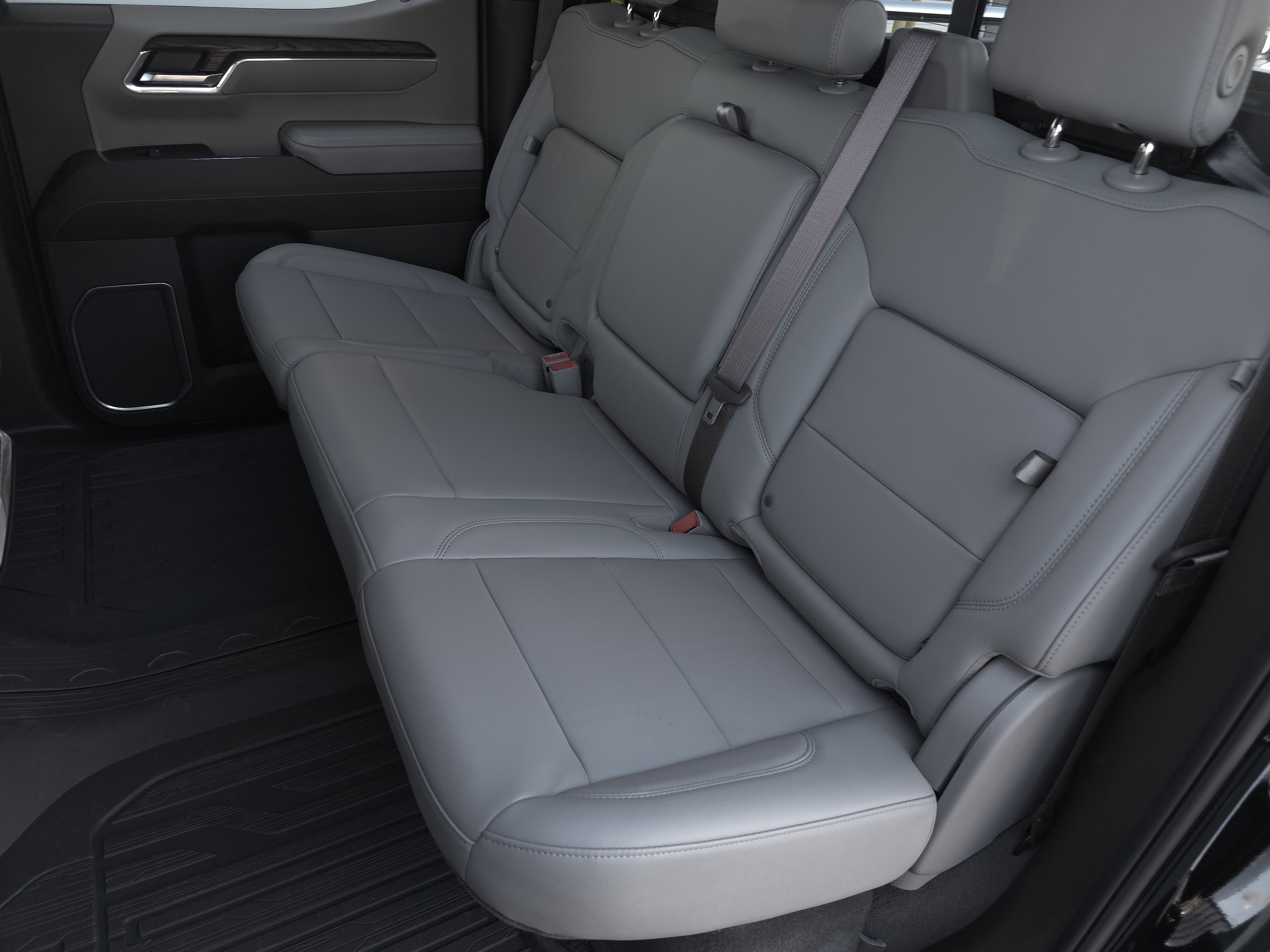 Used 2024 GMC Sierra 1500 SLT w/ SLT Premium Plus Package image 30