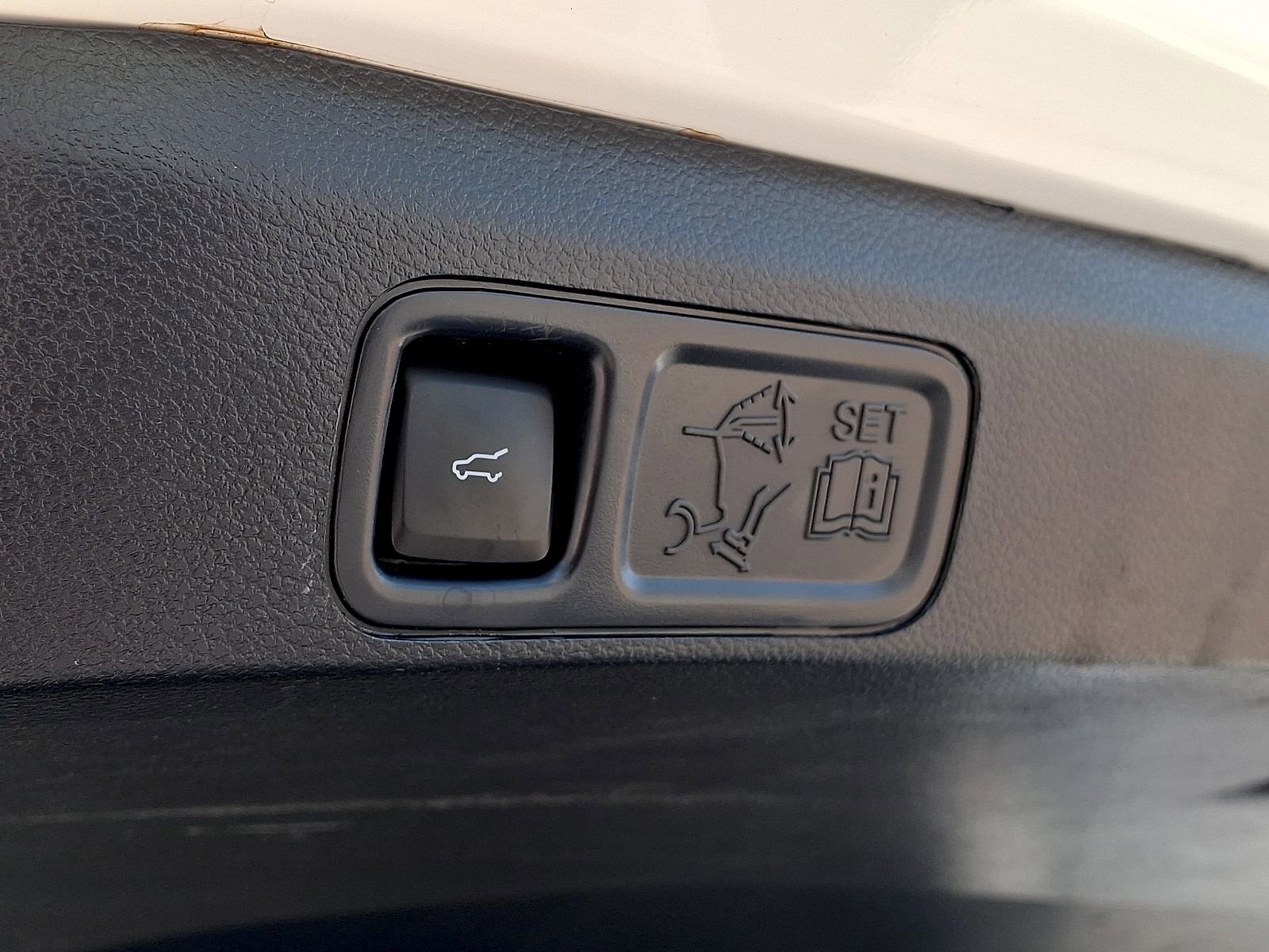 Used 2023 Ford Expedition Limited image 31