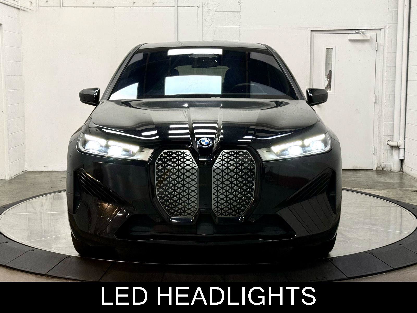 Used 2024 BMW iX xDrive50 w/ Sport Package AWD/4WD image 3