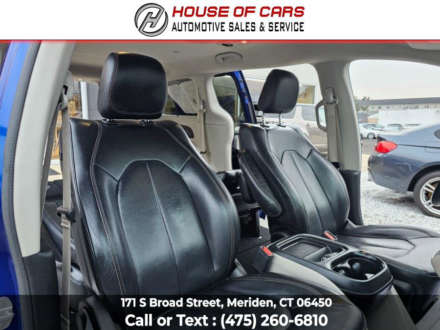 Used 2019 Chrysler Pacifica Touring-L w/ Advanced Safetytec Group image 47