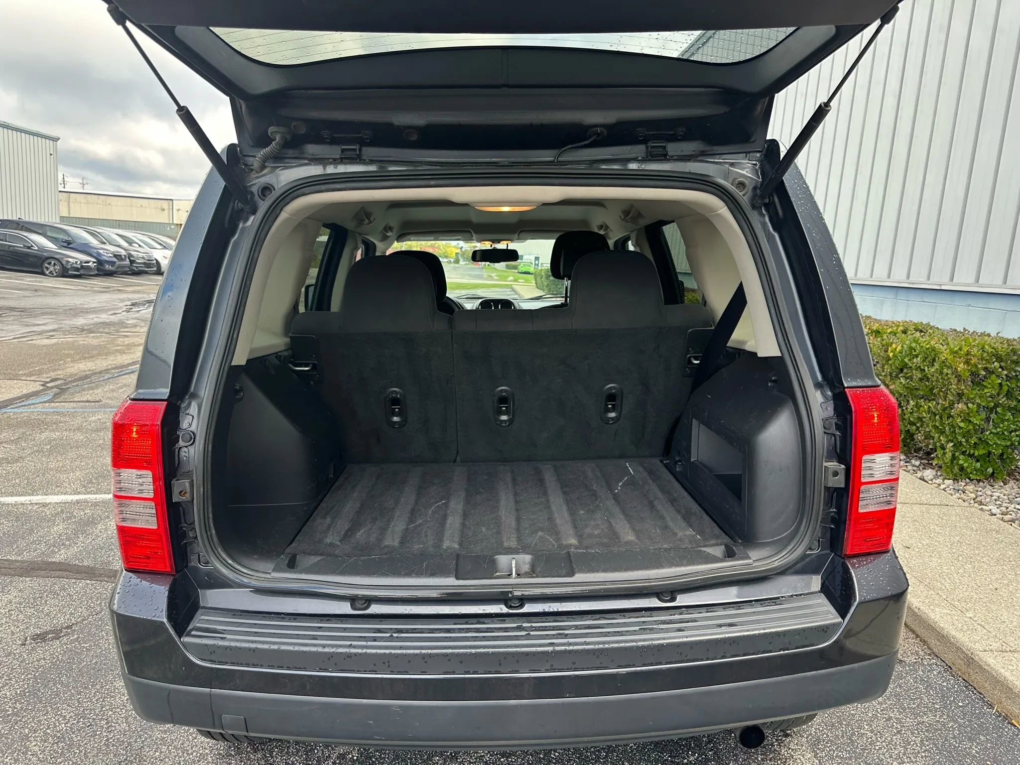 Used 2016 Jeep Patriot Sport w/ Power Value Group AWD/4WD image 8