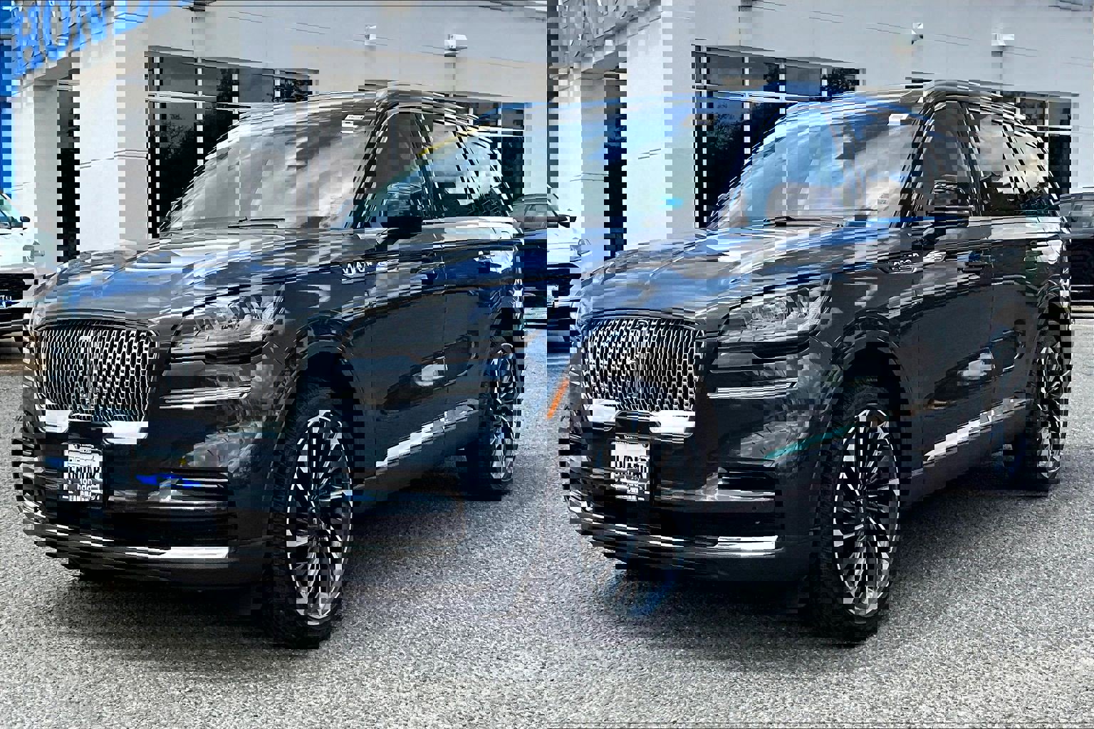 Used 2023 Lincoln Aviator Reserve w/ Equipment Group 201A image 1