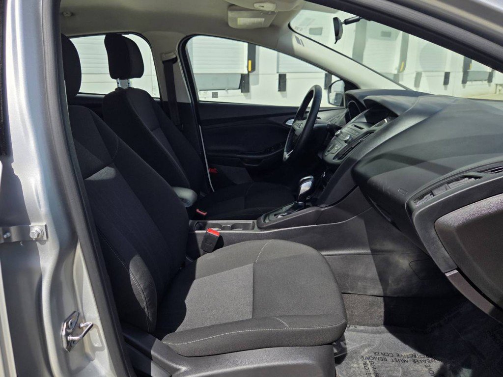 Used 2015 Ford Focus SE w/ SE Cold Weather Package FWD image 14