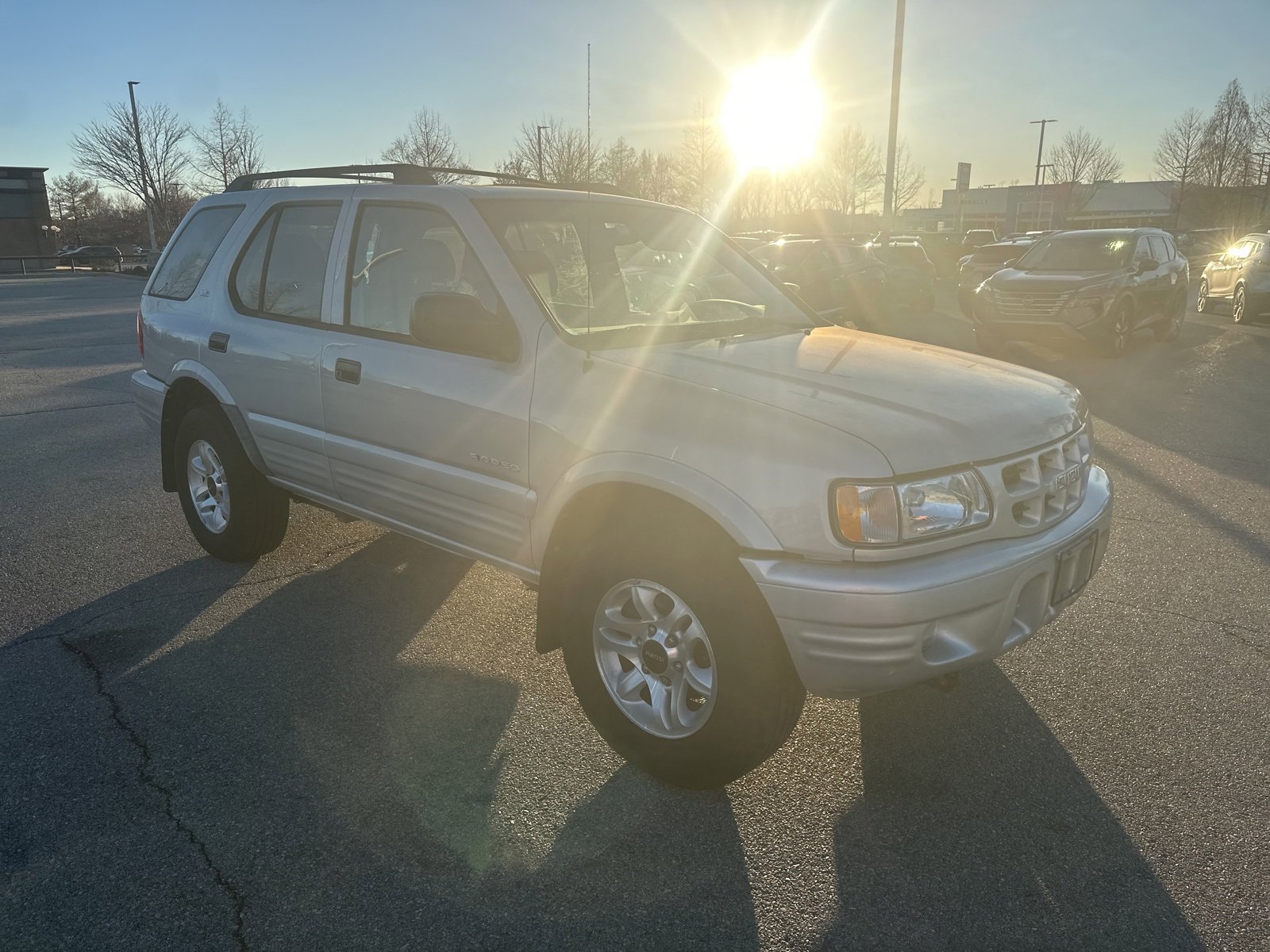 Used 2002 Isuzu Rodeo LS image 3