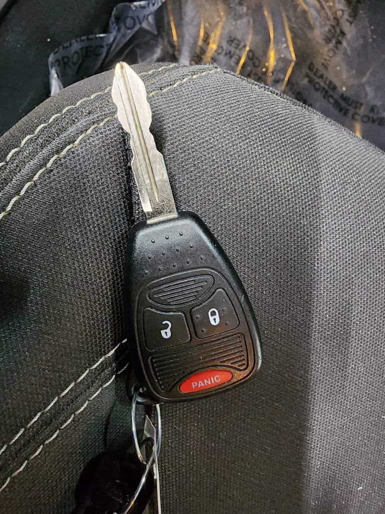 Used 2018 Jeep Wrangler Sahara w/ Connectivity Group image 39