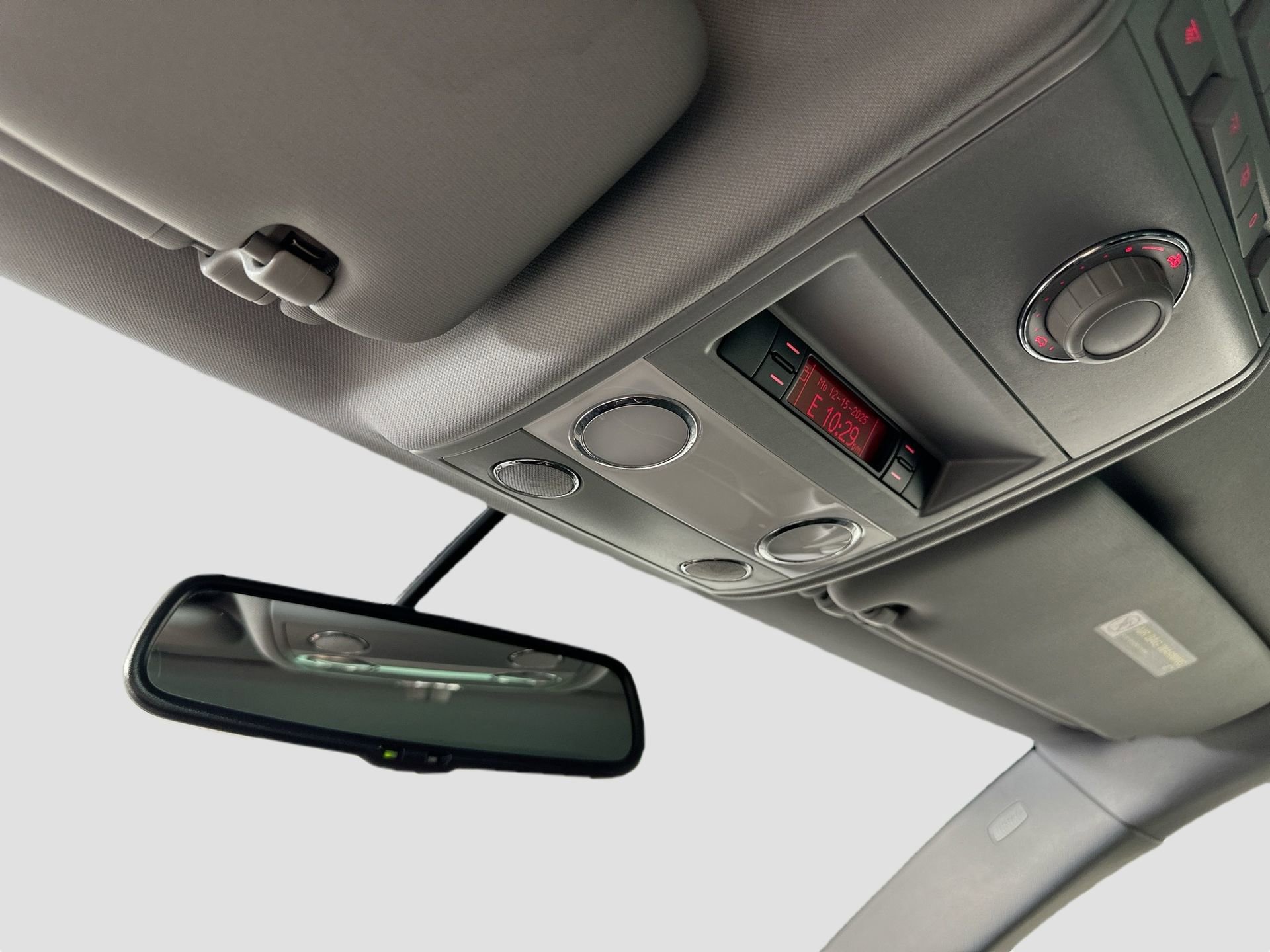 Used 2010 Volkswagen Touareg VR6 image 17