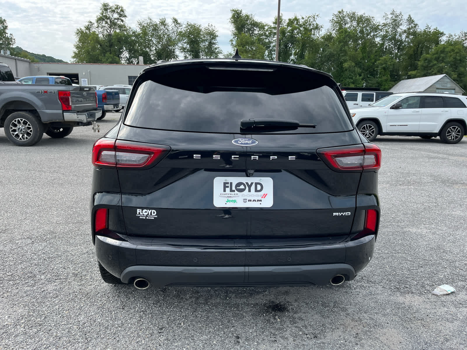 Used 2023 Ford Escape ST-Line Elite w/ Premium Technology Package AWD/4WD image 4