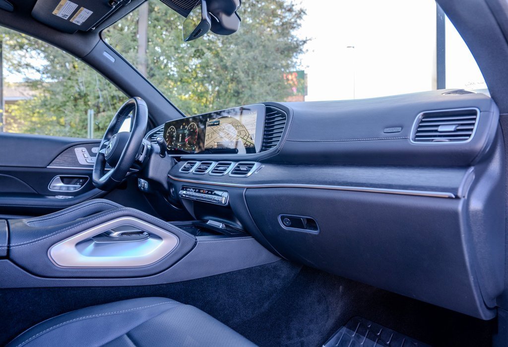 Used 2025 Mercedes-Benz GLS 450 4MATIC w/ AMG Line Exterior image 24