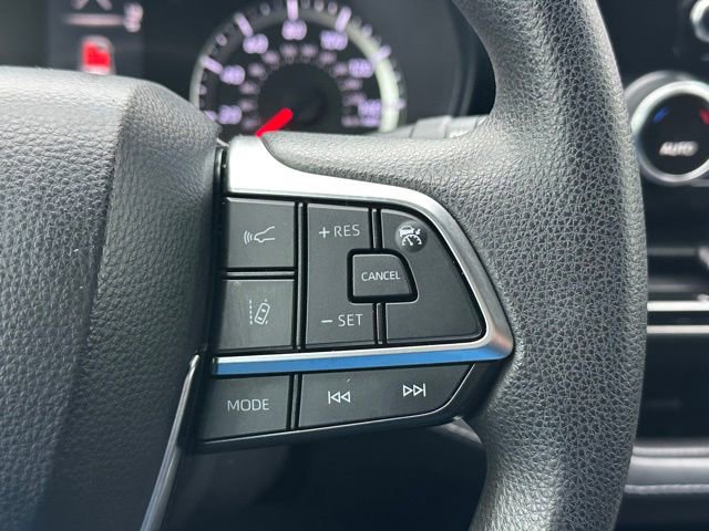 Used 2021 Toyota Highlander L image 39