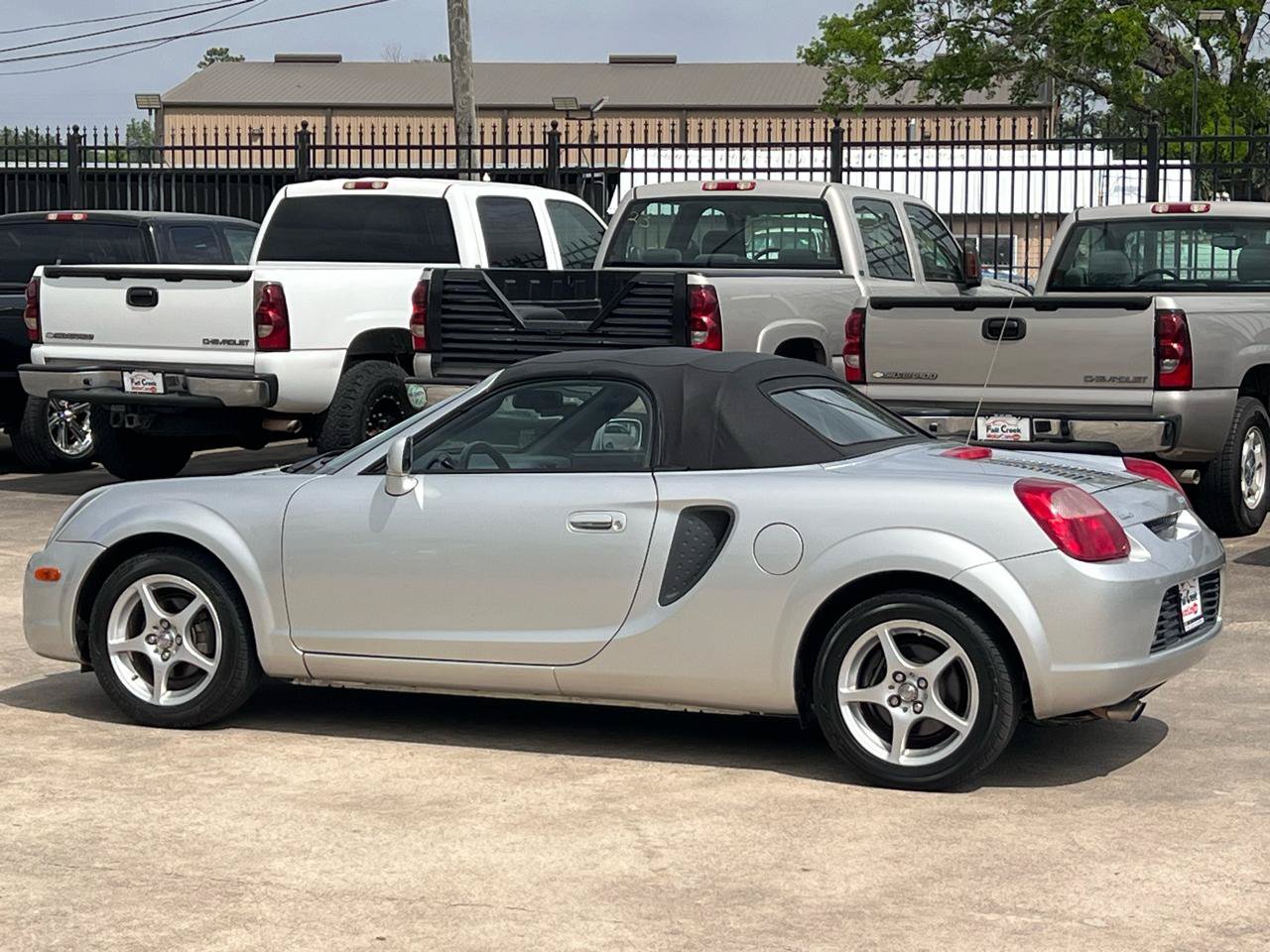 Used 2002 Toyota MR2 RWD image 4