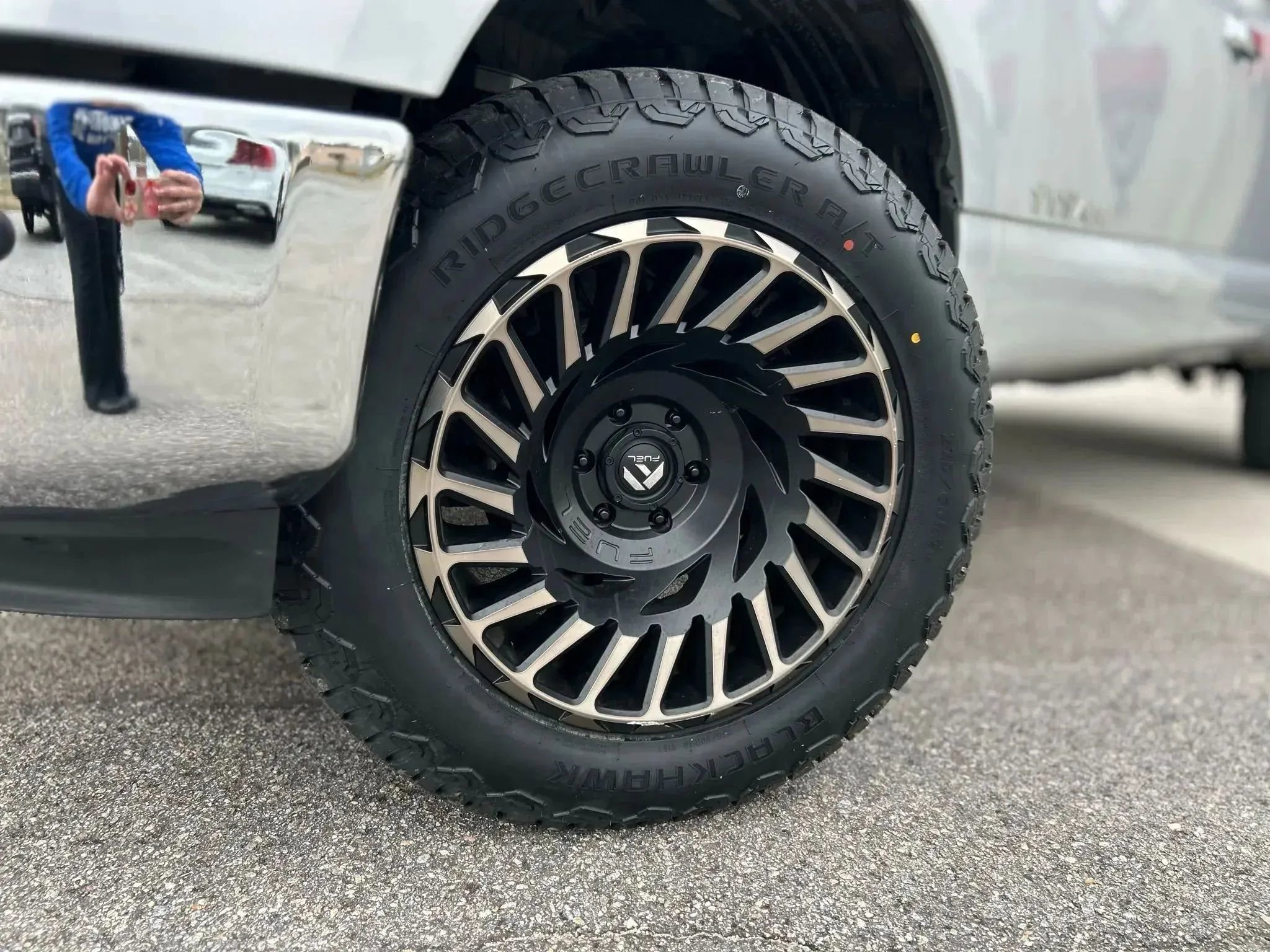 Used 2017 Nissan Titan SL image 6