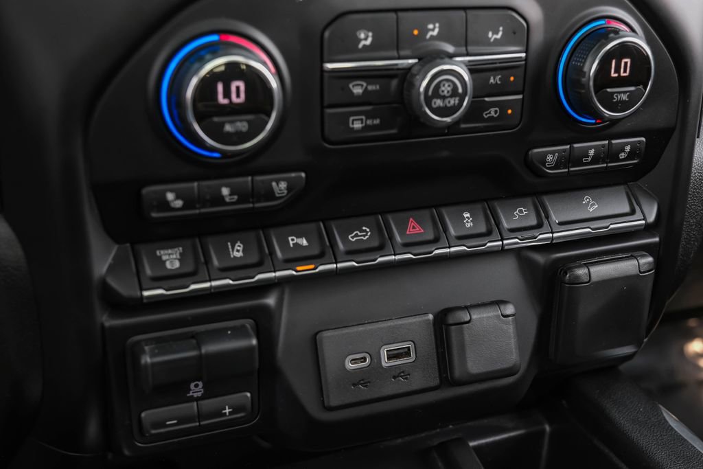 Used 2020 Chevrolet Silverado 2500 LTZ w/ LTZ Premium Package image 26