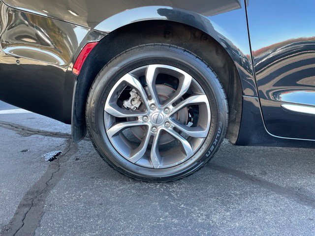Used 2021 Chrysler Pacifica Pinnacle AWD/4WD image 36