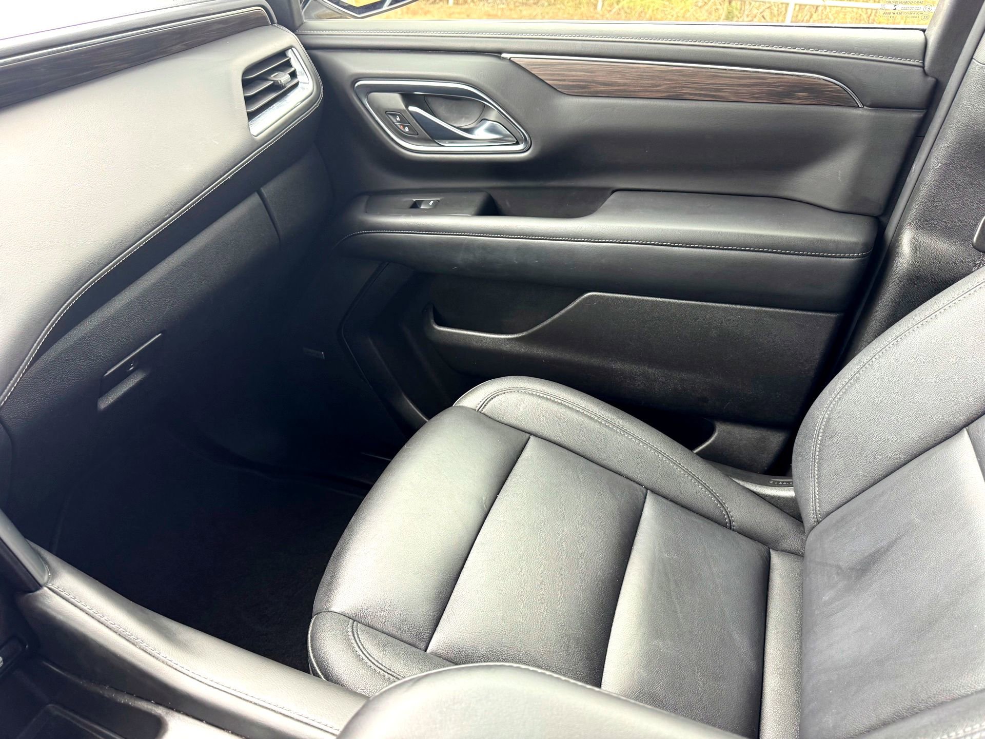 Used 2023 Chevrolet Tahoe LT w/ Luxury Package image 32