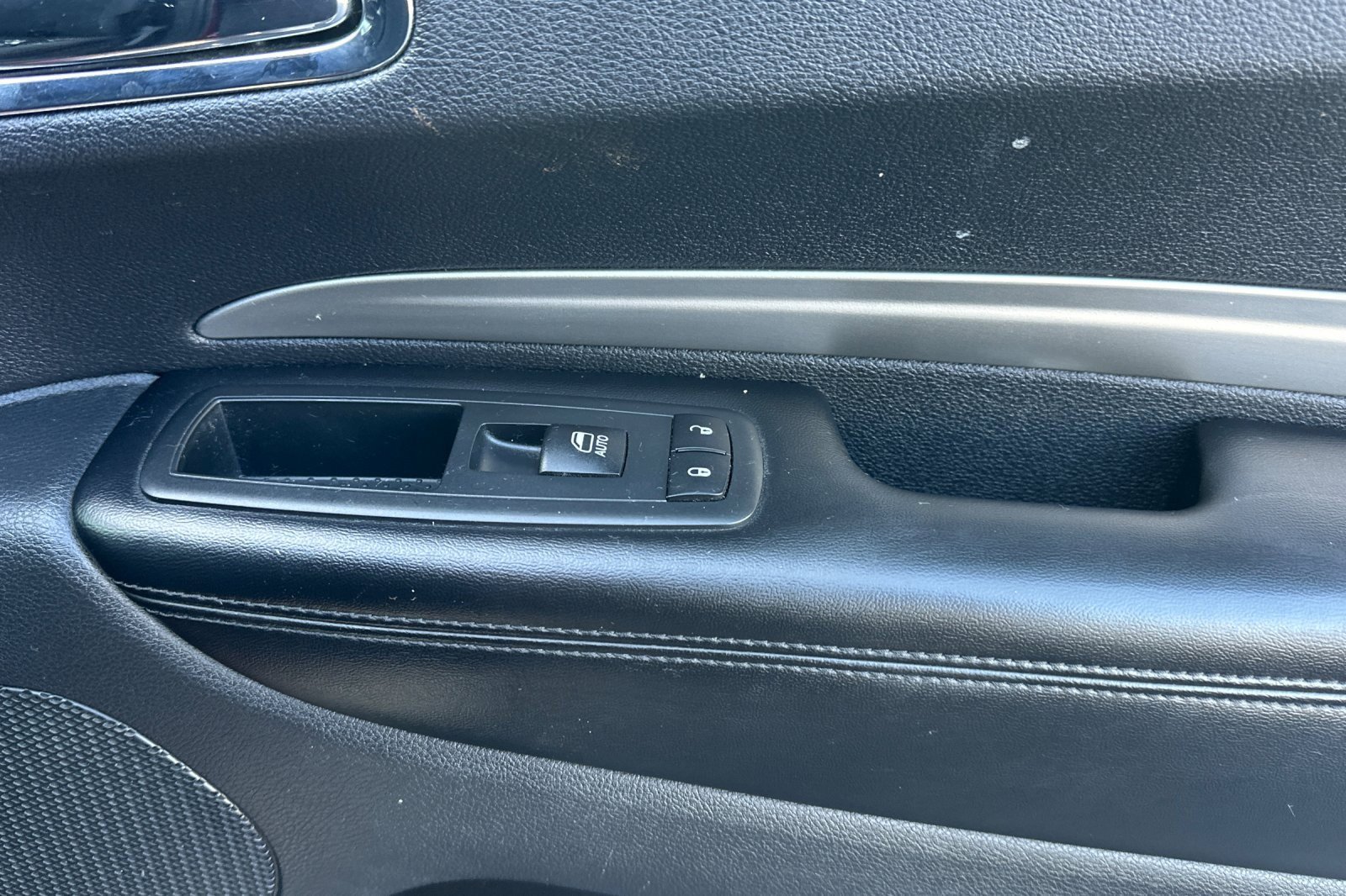 Used 2017 Dodge Durango SXT w/ 3rd Row Seating Group image 22