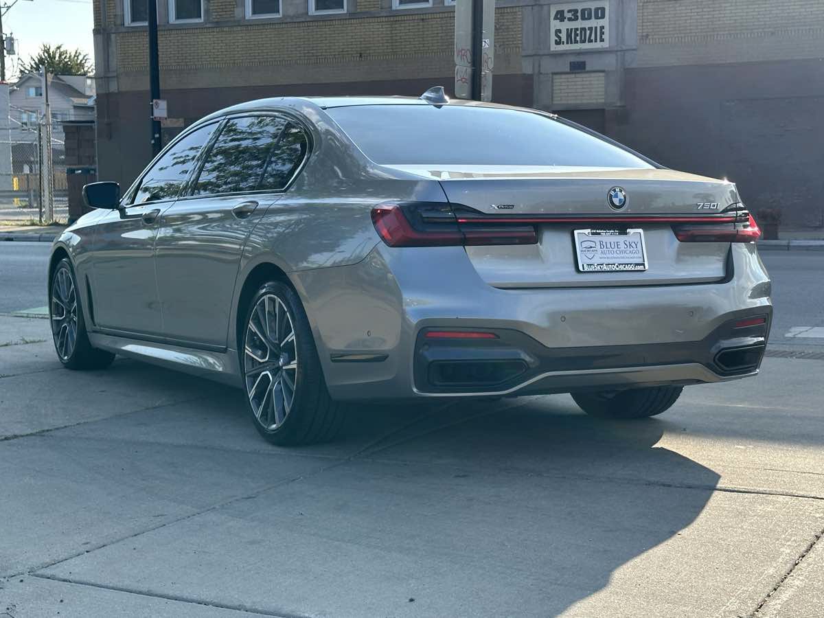 Used 2022 BMW 750i xDrive w/ Luxury Rear Seating Package AWD/4WD image 7
