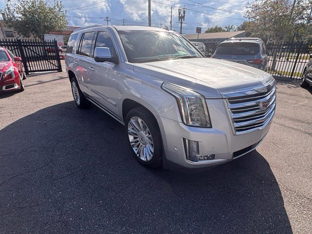 Used 2018 Cadillac Escalade Platinum RWD image 12
