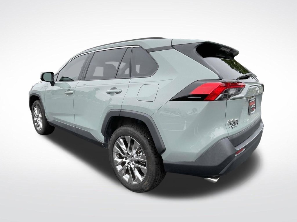 Used 2019 Toyota RAV4 XLE Premium w/ Cold Weather Package FWD image 12