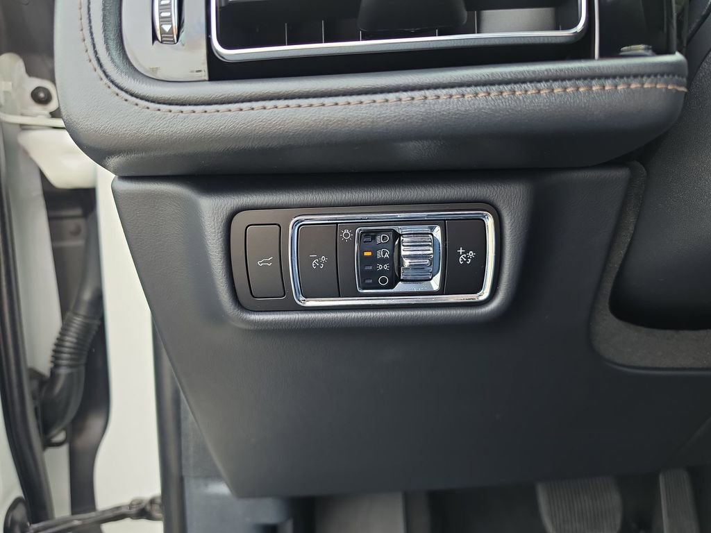 Used 2025 Lincoln Aviator Reserve w/ Equipment Group 201A AWD/4WD image 22