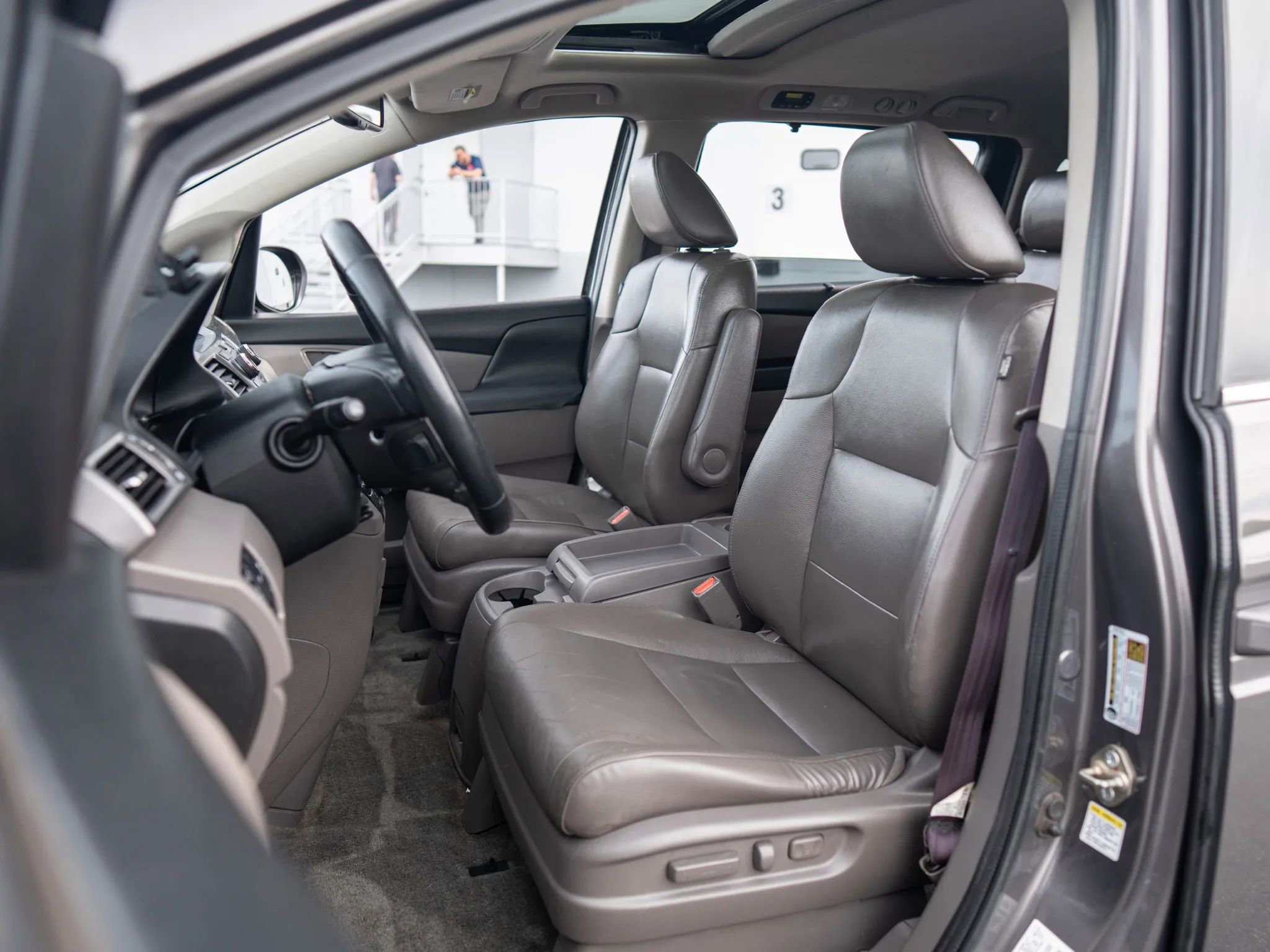 Used 2015 Honda Odyssey EX-L image 24
