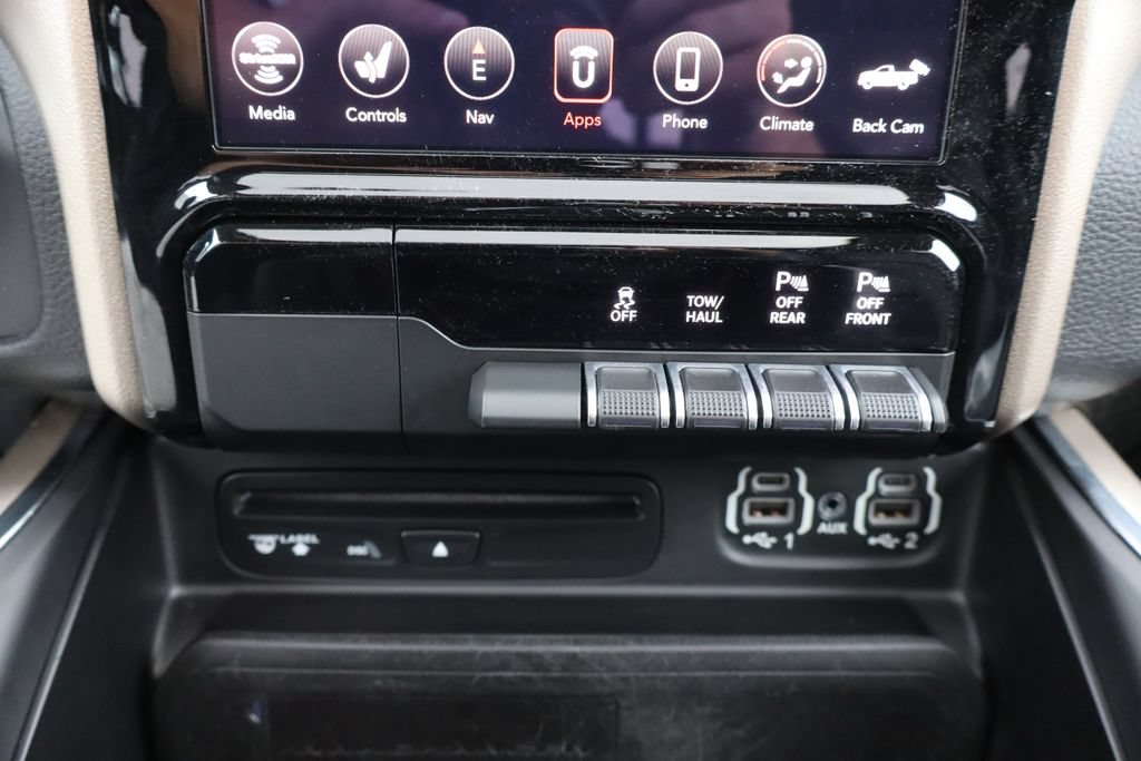 Used 2019 RAM 1500 Laramie AWD/4WD image 15