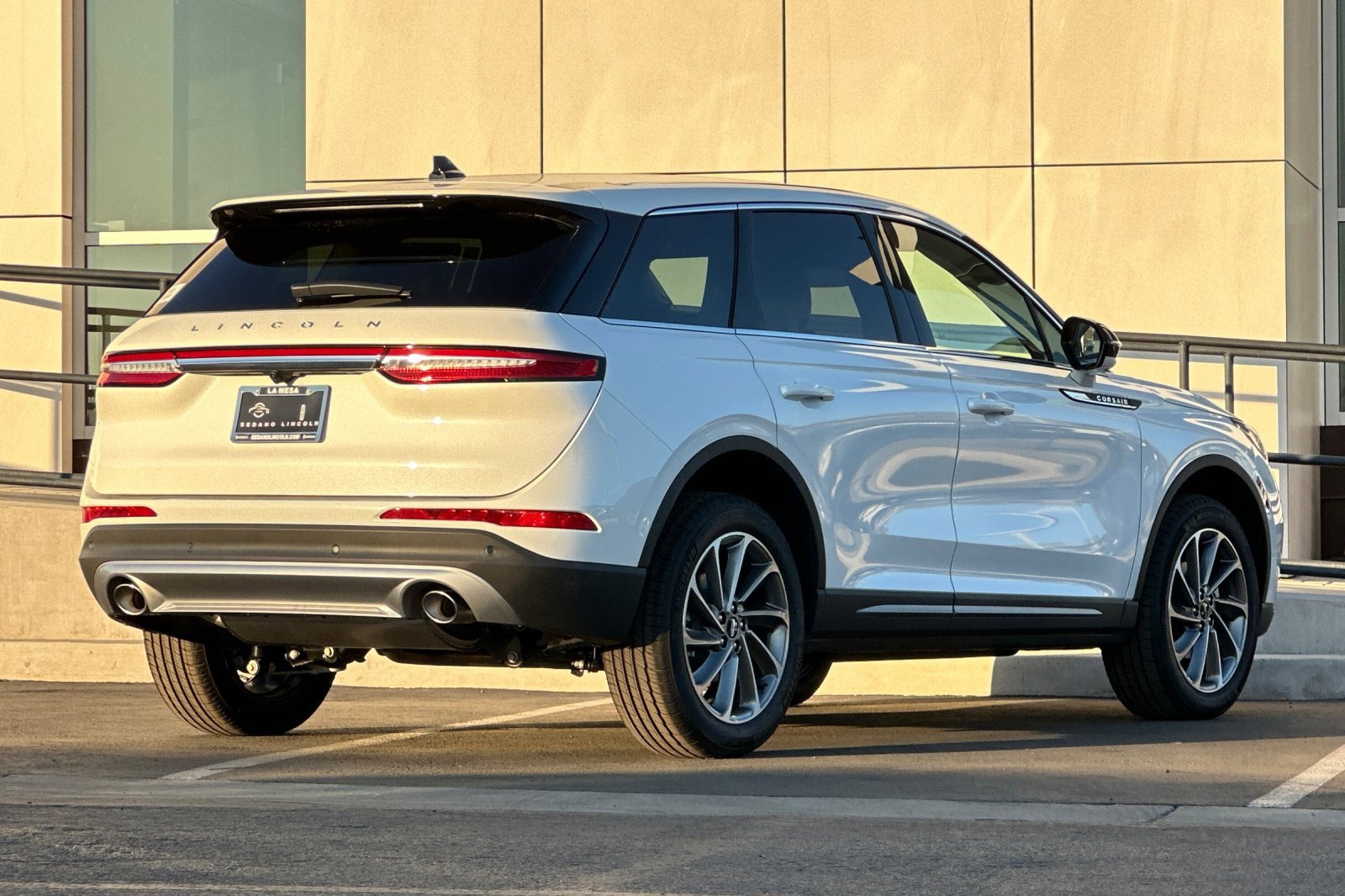 New 2025 Lincoln Corsair FWD w/ Equipment Group 101A image 3