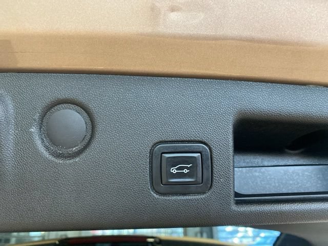 Used 2018 Chevrolet Equinox LT FWD image 9