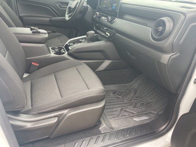 Used 2024 Chevrolet Colorado Trail Boss w/ Technology Package AWD/4WD image 27