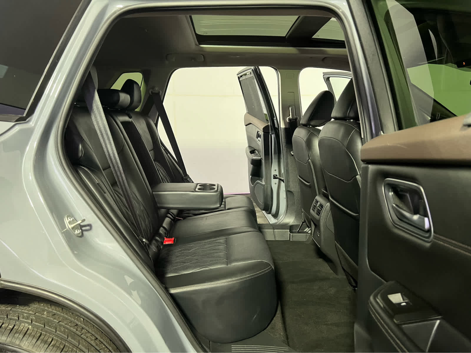 Used 2023 Nissan Rogue Platinum image 28