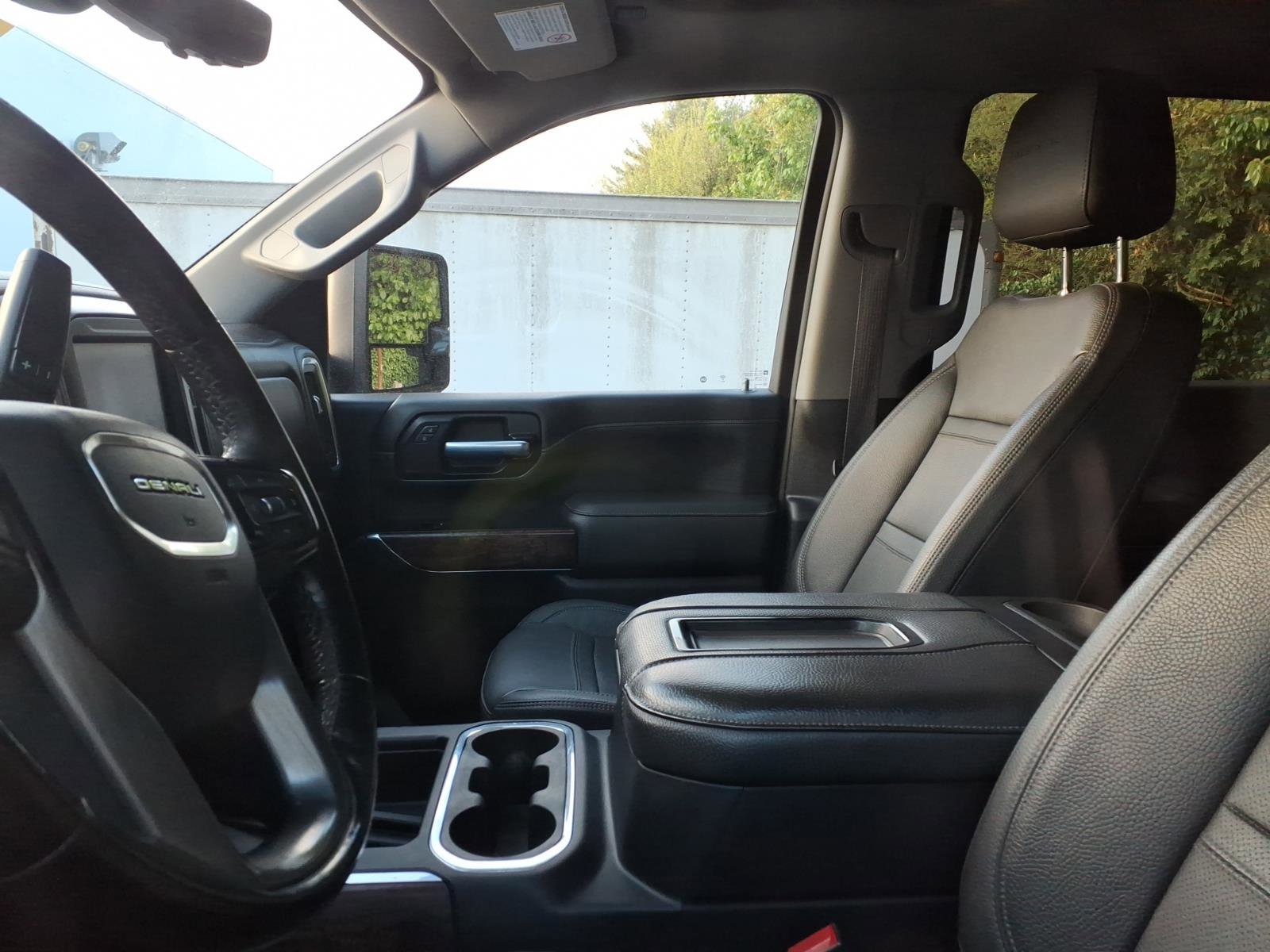 Used 2020 GMC Sierra 2500 Denali w/ Denali Ultimate Package AWD/4WD image 9