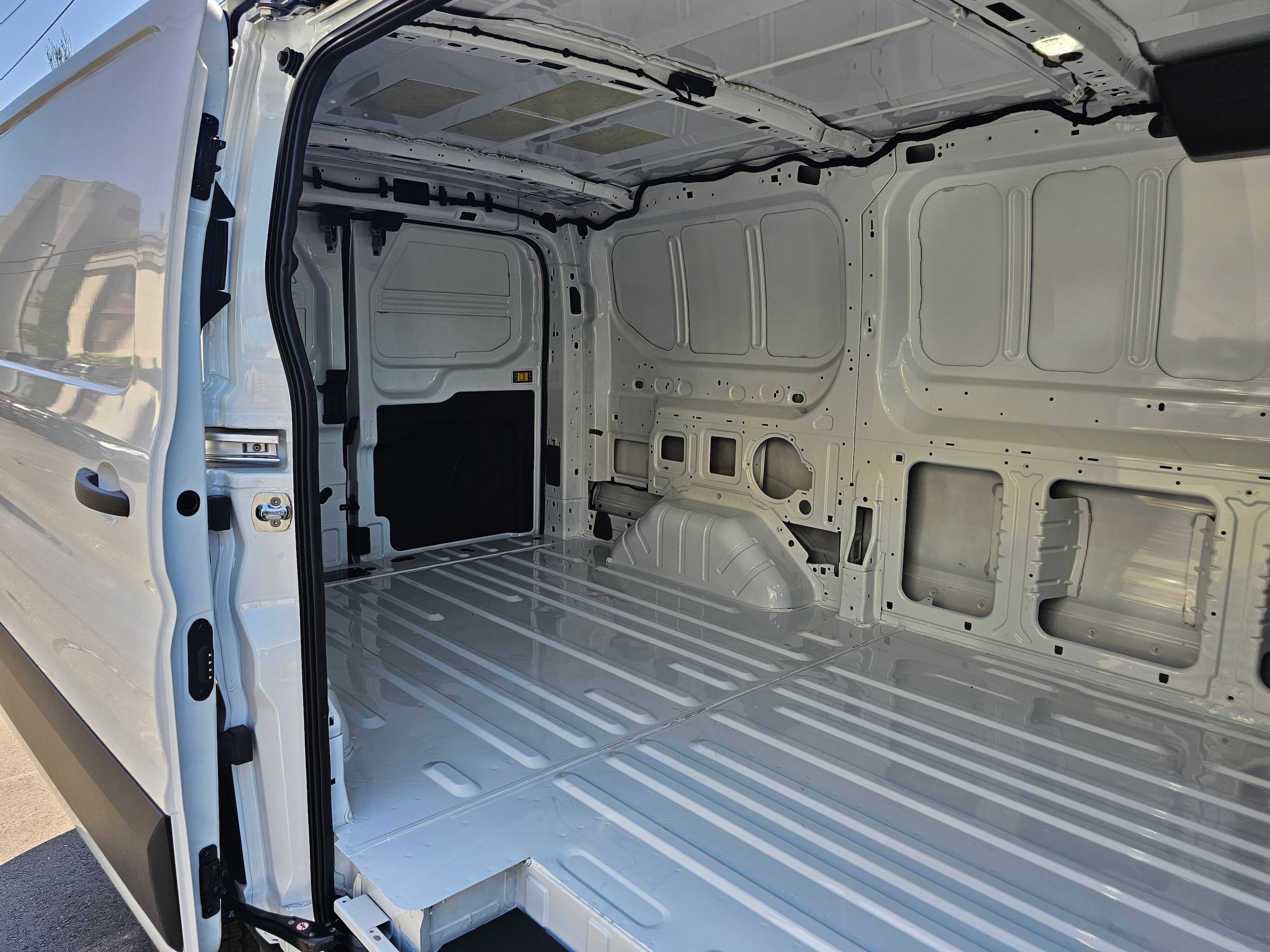 New 2026 Ford Transit 150 Low Roof RWD image 25