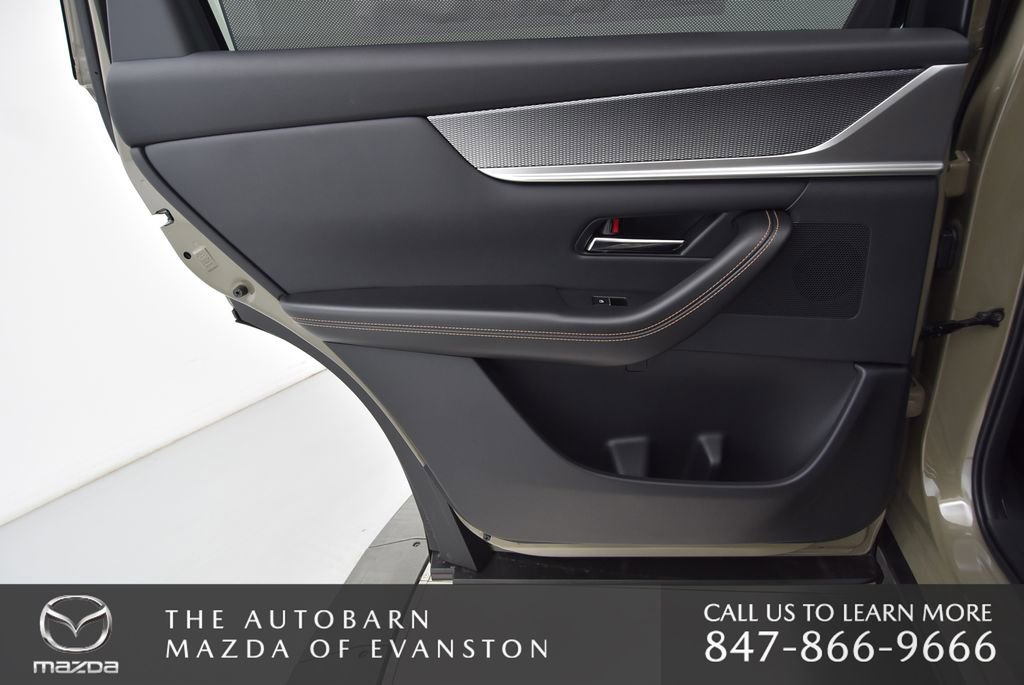 Certified 2025 MAZDA CX-70 Plug-In Hybrid w/ Premium Plus image 32