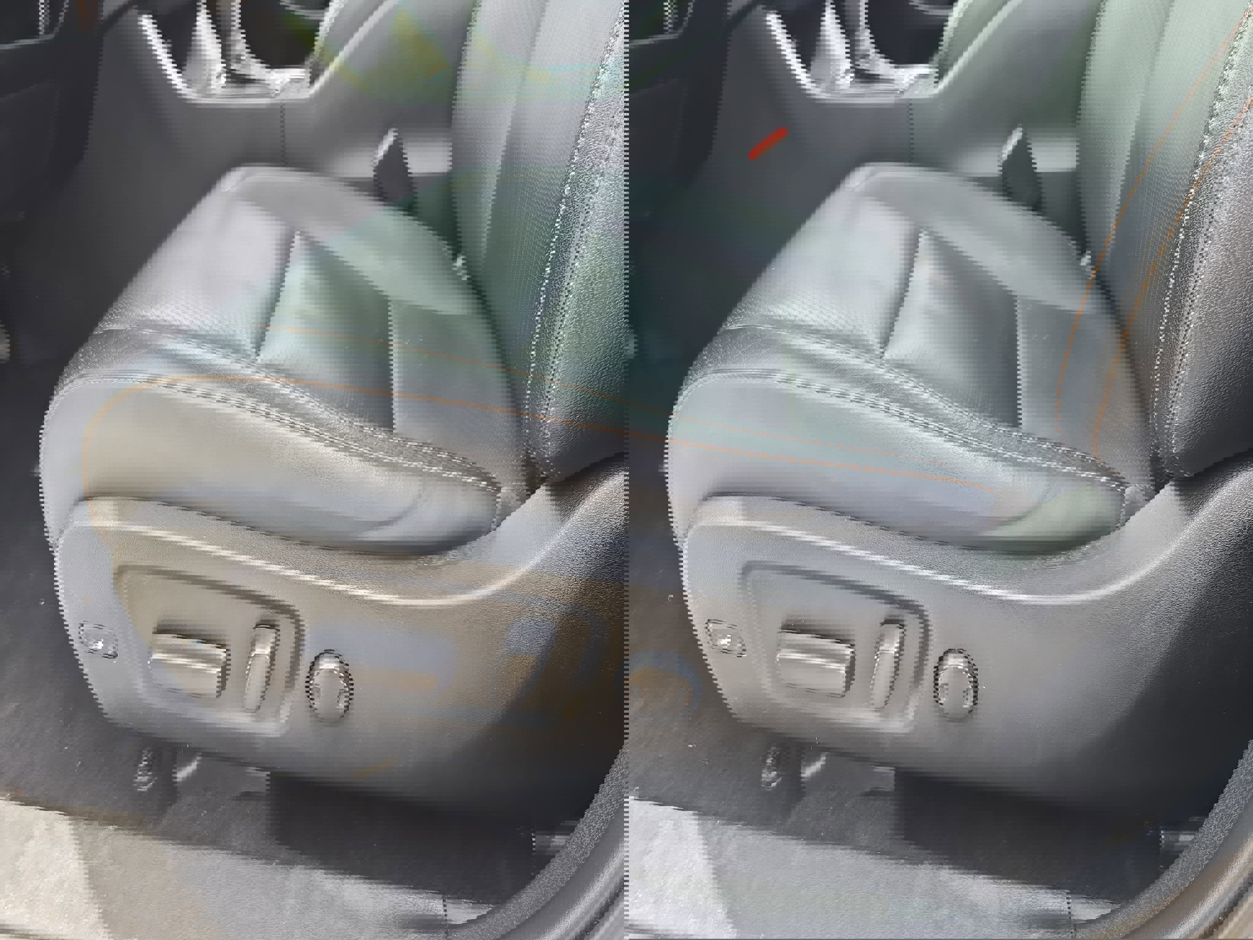 Used 2019 Toyota Highlander Limited image 27