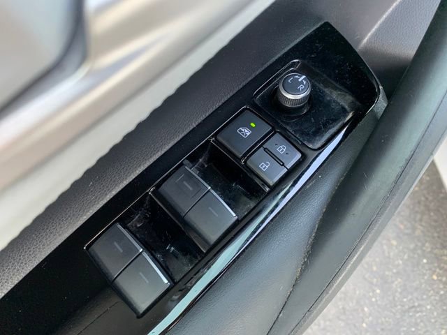 Used 2019 Toyota Corolla SE w/ SE Option Package image 12