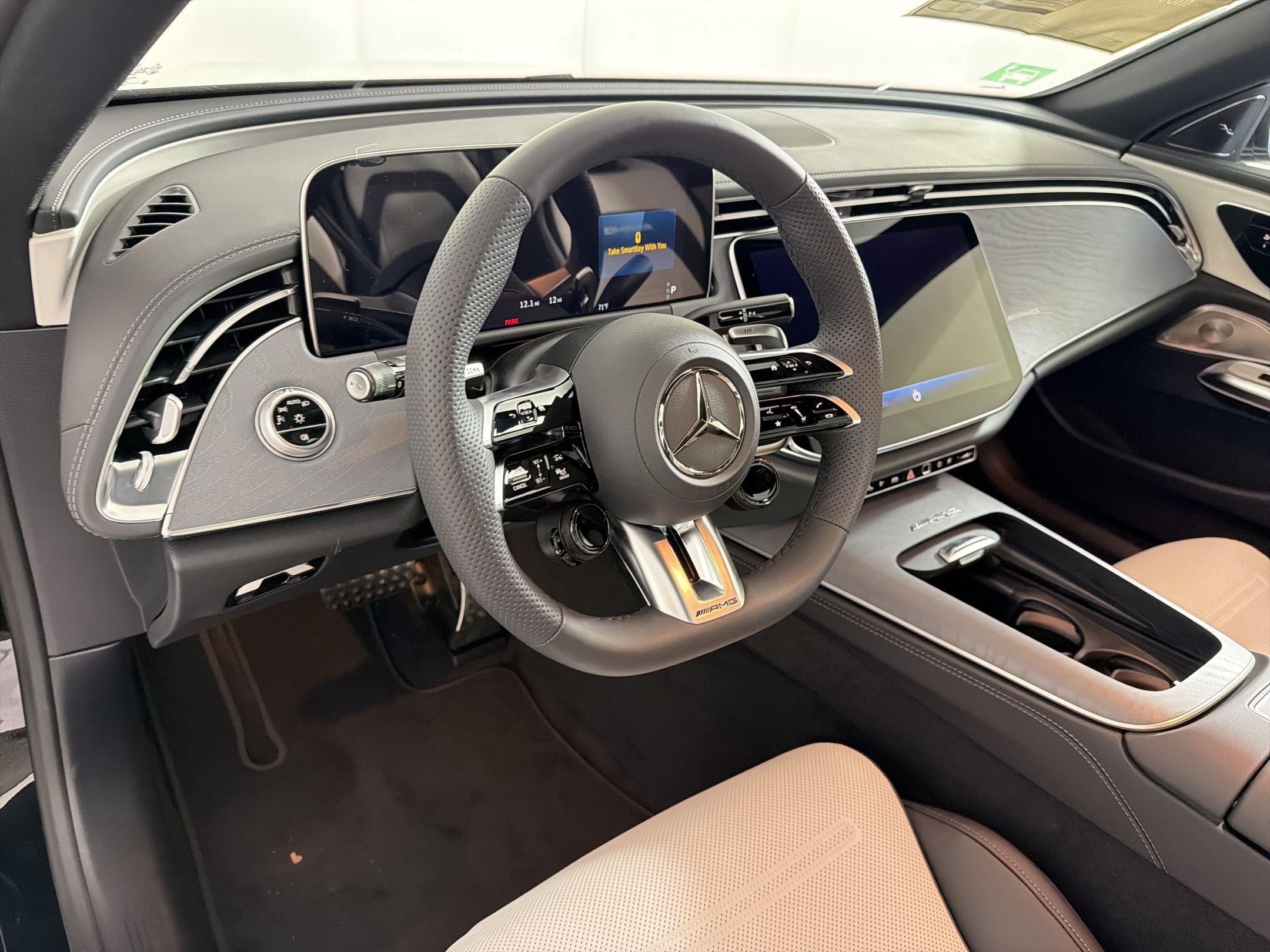New 2026 Mercedes-Benz E 53 AMG e 4MATIC Sedan image 4