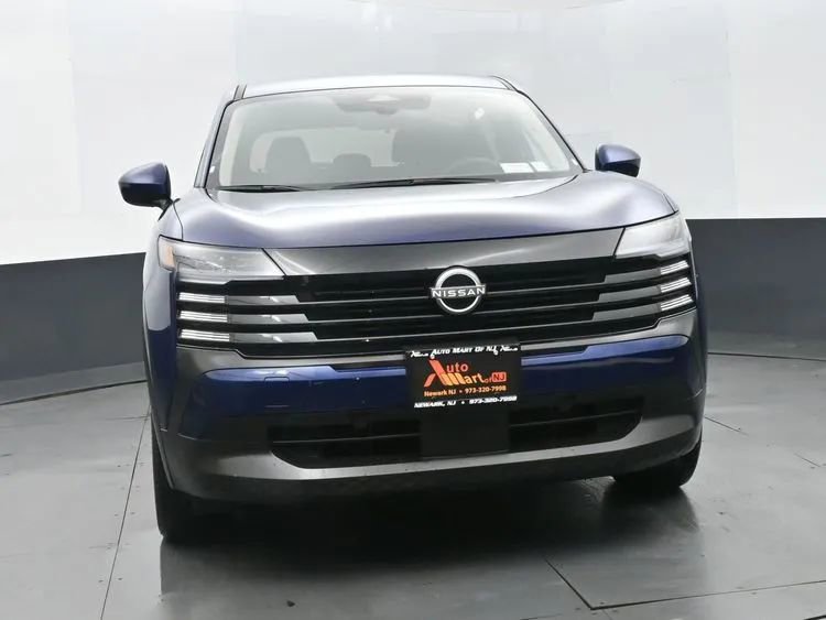 Used 2025 Nissan Kicks SV AWD/4WD image 3