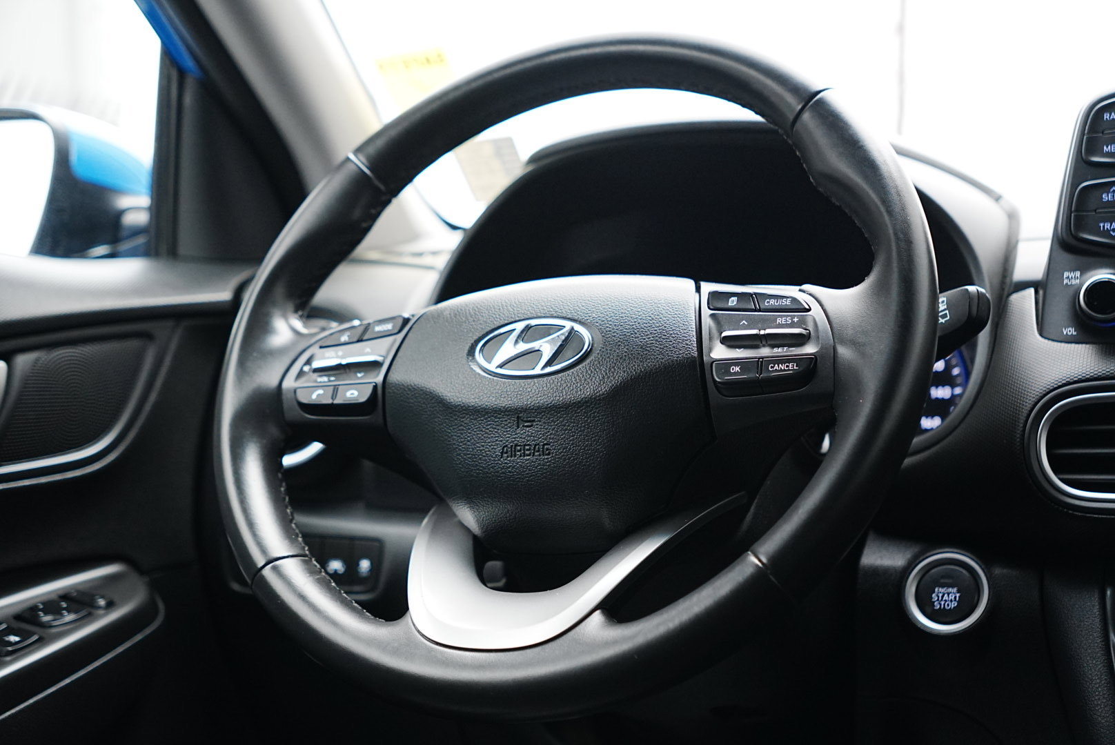 Used 2020 Hyundai Kona Limited image 18