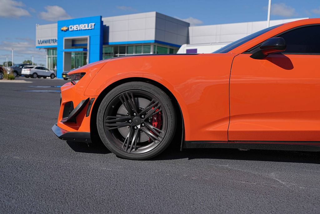 Used 2019 Chevrolet Camaro ZL1 RWD image 13